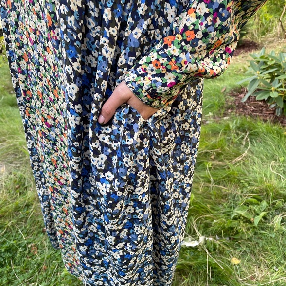Levi’s unworn floral long sleeve multicolour maxi dress - Picture 2 of 4